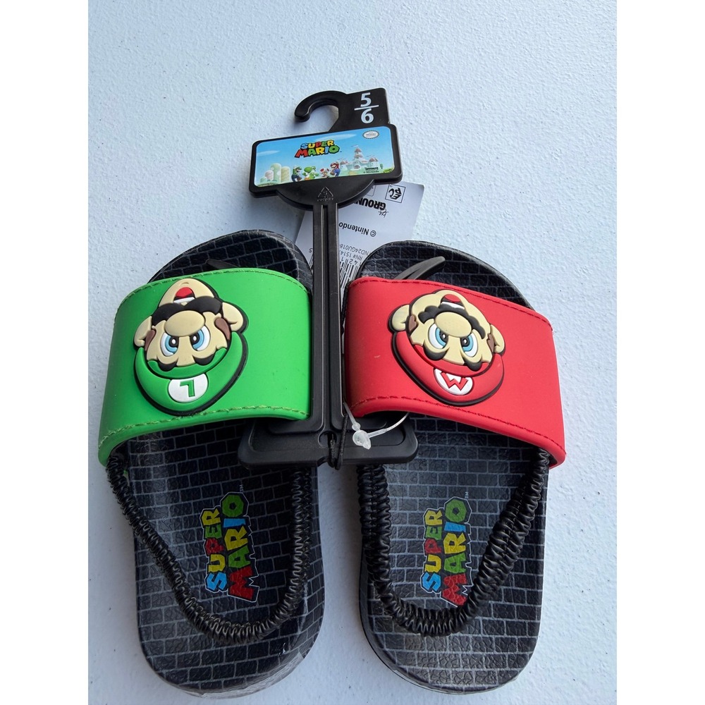 Baby Mario sandals size 5/6